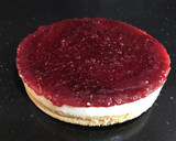 Foto del paso 1 de la receta: Tarta de queso 🧀 con mermelada de fresa 🍓 o frambuesa