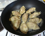 Foto del paso 4 de la receta: Gyozas (Empanadas japonesas) RÁPIDAS
