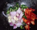 Foto langkah ke 2 dari resep Kikil Manis Masak Cabe.