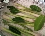 Hình bước làm 2 của món Gà hấp muối