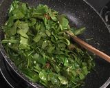 Foto langkah ke 2 dari resep Ayam goreng daun melinjo.