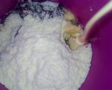 A picture of step 2 of Banana Oreo smoothie.
