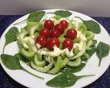Foto del paso 2 de la receta: Ensalada de Apio Rúcula (berro)Tomate