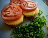 Foto del paso 2 de la receta: Montaditos de tomate en reducción de vinagre balsámico...!!