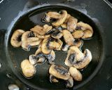 Foto del paso 3 de la receta: Fideos integrales salteados con champiñones y verduras