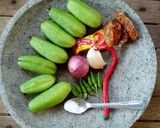 Foto langkah ke 1 dari resep Sambal terasi belimbing wuluh.