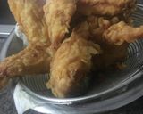Hình bước làm 4 của món Đùi gà rán mini chiên giòn