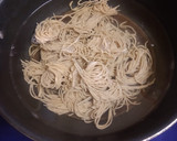 *செஷ்வான் வெஜ், ஹக்கா நூடுல்ஸ்*(schezwan veg hakka noodles recipe in tamil) ரெசிபி ஸ்டேப் 2 புகைப்படம்