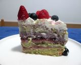 Foto del passaggio 15 della ricetta Torta ai frutti di bosco e pistacchio
