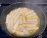 Foto del paso 5 de la receta Espárragos blancos con huevos escalfados