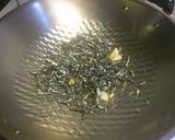 糯米椒炒魚乾的食譜步驟2照片