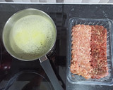 Foto del paso 1 de la receta: Tiburones cremosos con carne picada 🍖🥩