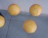 A picture of step 4 of White and Chocolate Conchas.