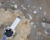 A picture of step 3 of Banana Milkshake.