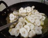 A picture of step 2 of Kacche kele ki sabzi.