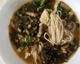 A picture of step 3 of Pickled turnip chicken noodle soup雪菜鸡丝米线.