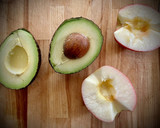 Foto del paso 1 de la receta: Salmorejo verde de aguacate y manzana (en Thermomix)