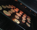 Foto del paso 3 de la receta: Pollo a la mostaza al horno con Arroz y Papas rústicas