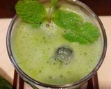 A picture of step 3 of Raw Mango-Mint Juice.