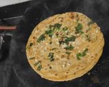ગાર્લિક લચ્છા પરાઠા (Garlic Lachcha Paratha Recipe In Gujarati) રેસીપી સ્ટેપ5ફોટો