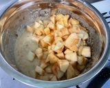 A picture of step 7 of Apple, Banana, and Caramel Tart.