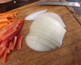Foto del paso 2 de la receta: Zapallo relleno de vegetales al horno. (Con opción vegana)