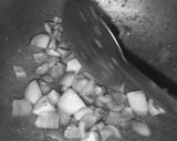 A picture of step 7 of Paneer curry.