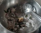 A picture of step 2 of Bindi curry.