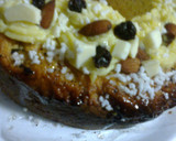 Foto del paso 2 de la receta: Rosca de Pascua decorada con pastelera, almendrasy  pasas de uva