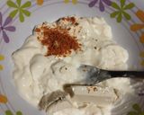 Foto del paso 1 de la receta: Aperitivo fácil: tostado con roquefort, apio y nuez