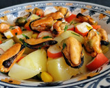Foto del paso 7 de la receta: Ensalada de patata, surimi y mejillones en escabeche
