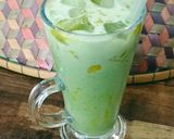 Gambar langkah 2 resipi Iced Mango Matcha Latte.