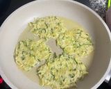 Foto del paso 3 de la receta: Tortitas de calabacín y patata