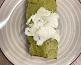 Foto del paso 7 de la receta: Tostadas de guacamole con huevo a la plancha y zumo de naranja