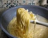 Gambar langkah 1 resipi Aglio olio seafood.