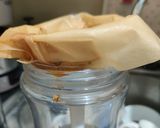 A picture of step 4 of Cold Brew Coffee.