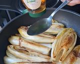 Une image de l'étape 2 de SALADE D'ENDIVES BRAISÉES, POMMES DE TERRE ET LARDONS CROUSTILLANTS.