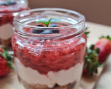 Foto del paso 3 de la receta: Cheesecake de frutilla en vaso
