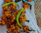 A picture of step 6 of Aloo pakoda.