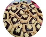 Foto langkah ke 2 dari resep Choco stick Cookies terenak.