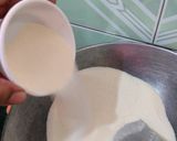 A picture of step 1 of Semolina balls.