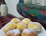 Foto langkah ke 4 dari resep Bomboloni isi vanilla pastry cream.