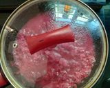 A picture of step 2 of Beet chocolate lollipop.