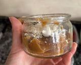 Foto del paso 3 de la receta: Postre de frutillas 🍓, merengue y Dulce de leche 🎂