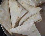 A picture of step 2 of Chicken Keema samosa.