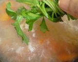 Foto langkah ke 3 dari resep Sup Ayam Wortel Sawi Hijau.