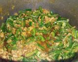 A picture of step 4 of Capsicum with chicken mince.