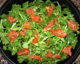 Foto del paso 3 de la receta: Ensalada de rúcula con tomates confitados