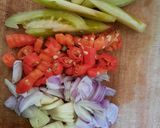 Foto langkah ke 3 dari resep Tumis baby kailan,toge, ayam dan sosis.