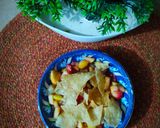 A picture of step 5 of Papri fruit chat.